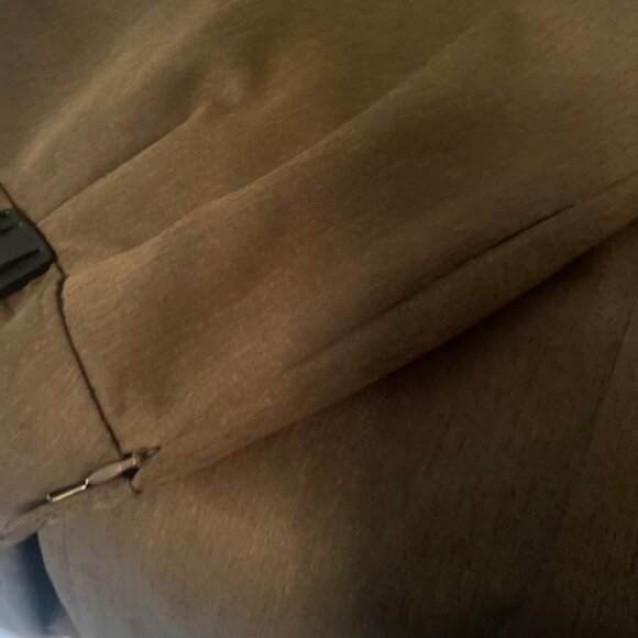 Collections by Le Suit Brown Jacket and pant Suit, size 14 - Picture 8 of 9